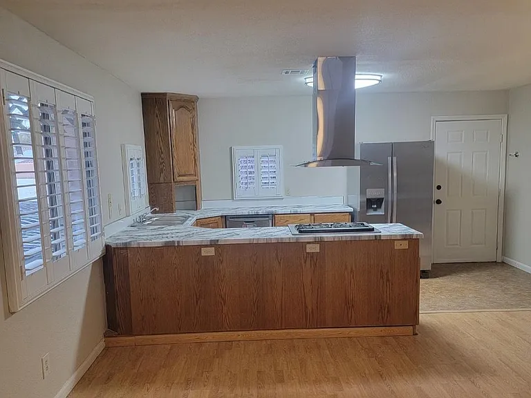 1650 Belcastro St #GUEST HOUSE — Photo 4