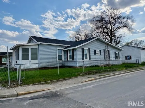 916 S Nebraska St, Marion, IN 46953