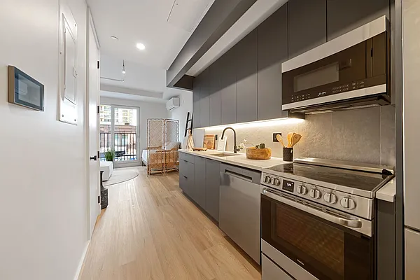 Rented by Carroll Development Leasing LLC | media 23