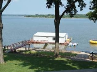 1004 S Main St, Grove, OK 74344