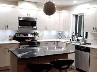 4032 Pasadena Pl NE, Seattle, WA 98105