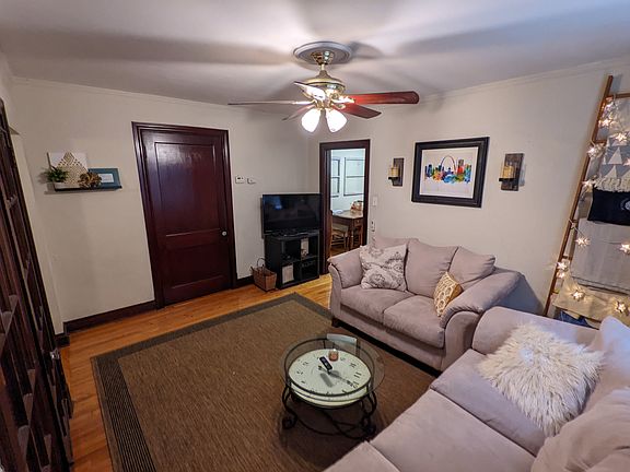 3rd image of 6633 Alamo Ave