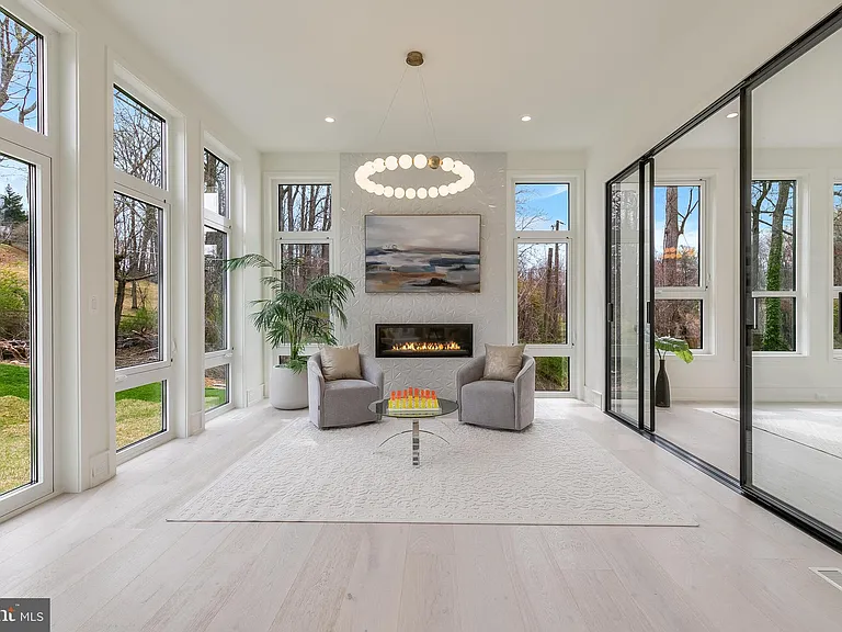8757A Brook Rd — Photo 13