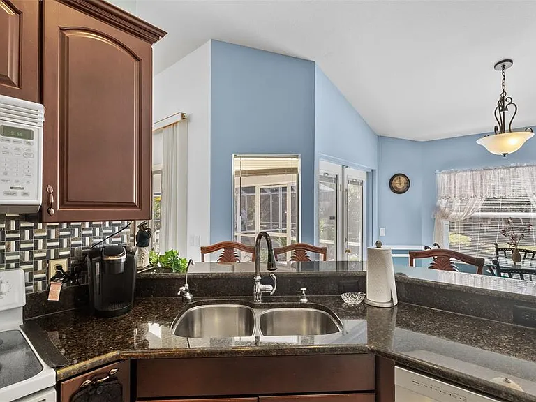 4812 Kenvil Dr — Photo 15