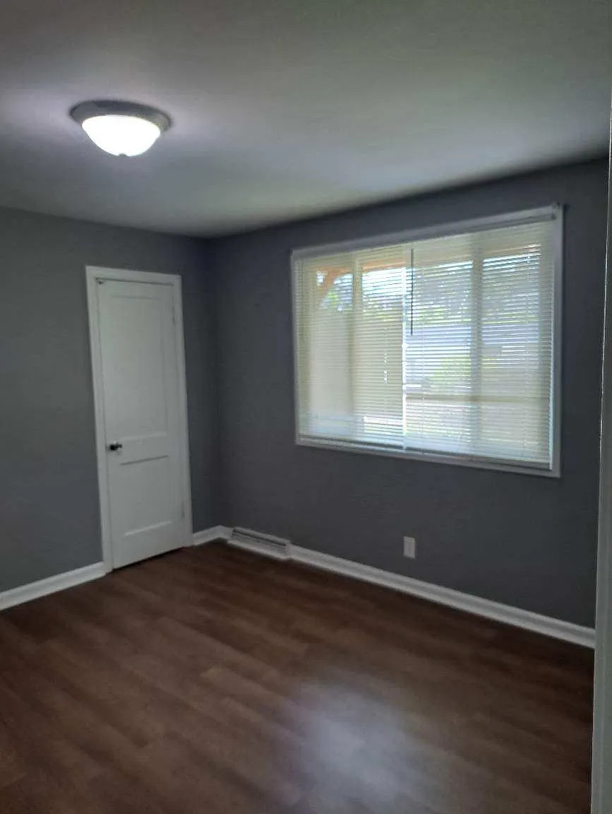5900 Avenue M — Photo 4