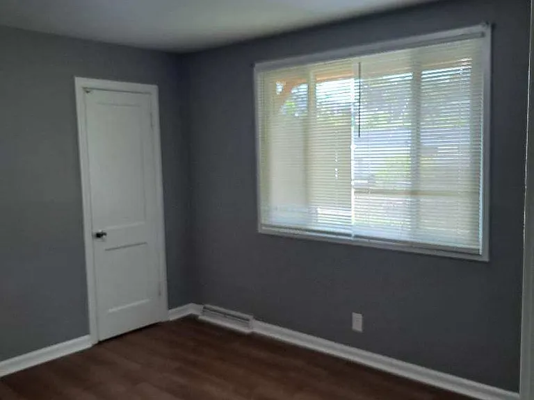 5900 Avenue M #B — Photo 4