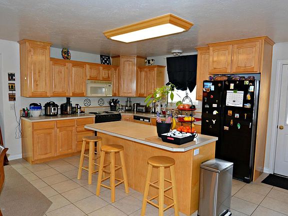 5th image of 1490 Saddle Dr