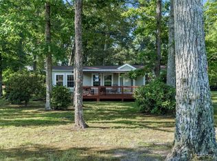 1052 E New Hope Rd, Flat Rock, NC 28731