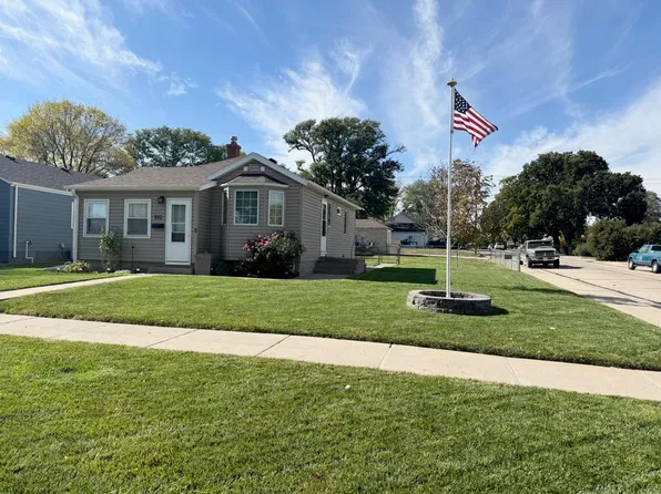 1012 E 4th St, McCook, NE 69001