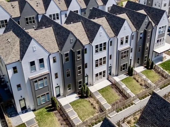 347 E Village Ln, Nashville, TN 37216