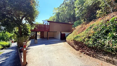 18 South Trl Photo 1