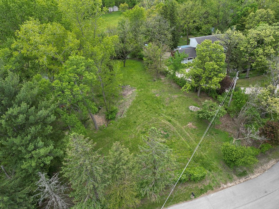 1st image of 17 E Lyncliff Dr