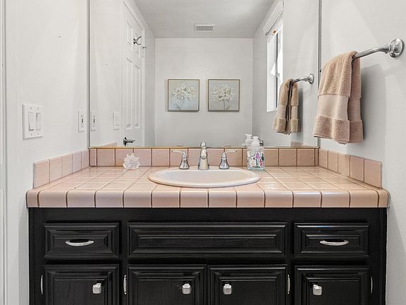 4th image of 1686 Eucalyptus Dr Unit A