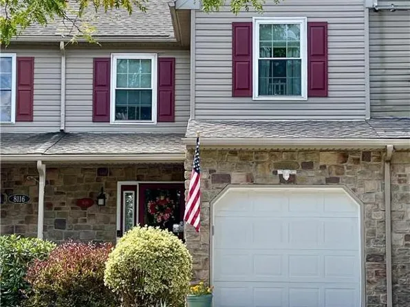 8118 Heritage Dr, Alburtis, PA 18011