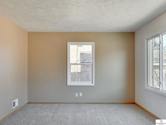 5th image of 2116 S 46th Ave