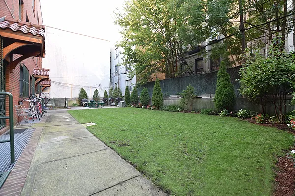 Rented by Joel Scharf, LREB | media 22