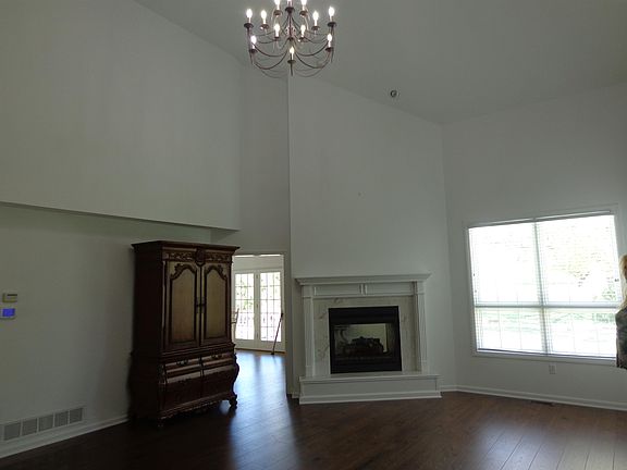 5th image of 2704 1/2 Thunderbird Dr