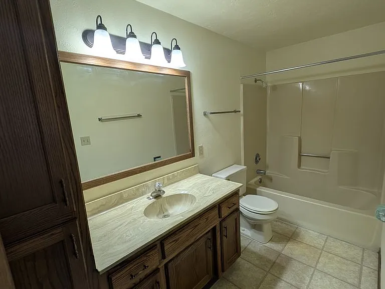 Pheasant Run Apartments — Photo 17