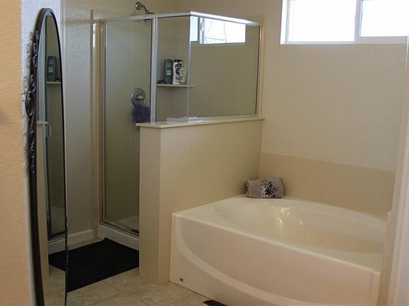 5th image of 3933 Finch Dr