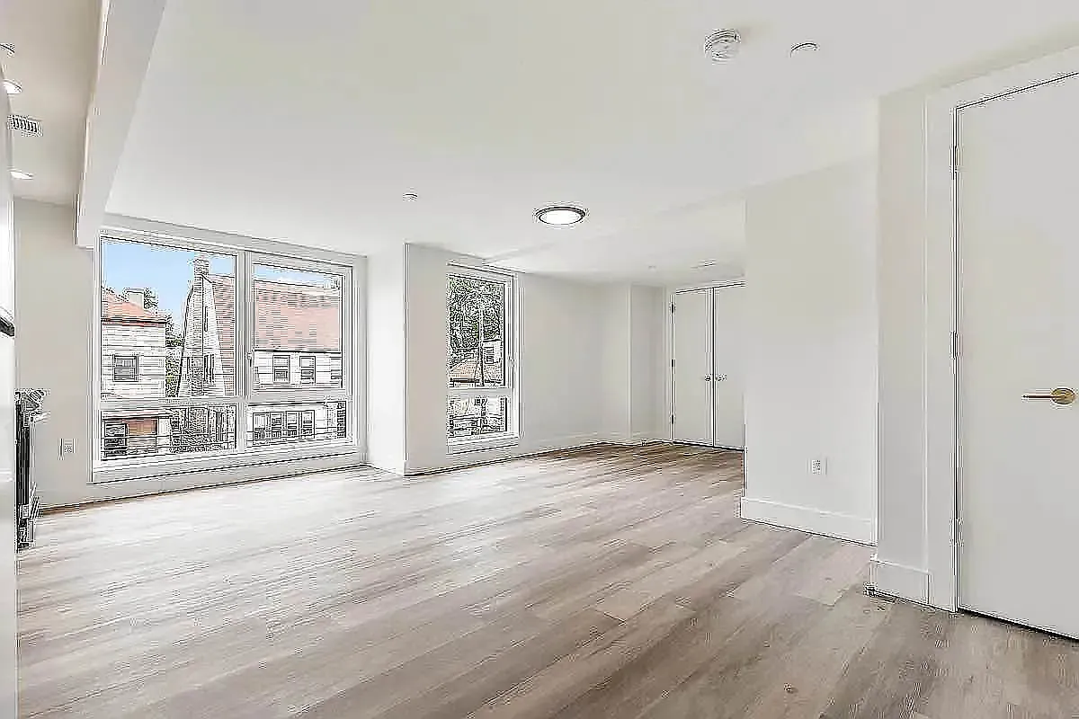 3333 Giles Avenue — Photo 2