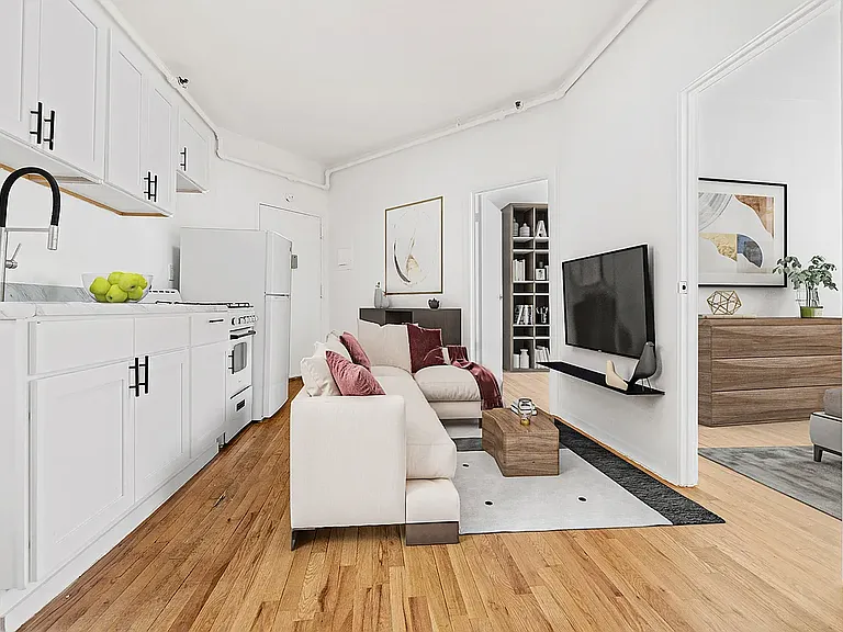 235 W 63rd St #3A — Photo 2