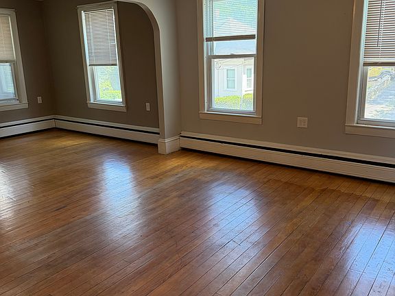 4th image of 76 Heywood St #2
