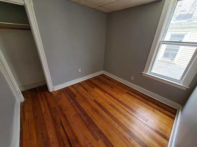 1037 University Pl #2 — Photo 8