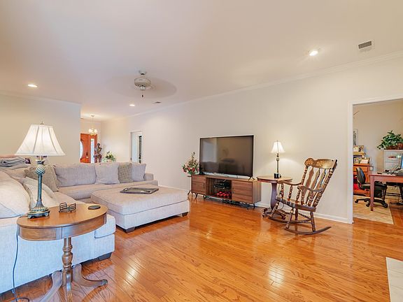 2nd image of 201 Woodfield Ct