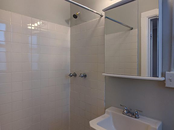 3rd image of 3835 N Fremont St #514JH