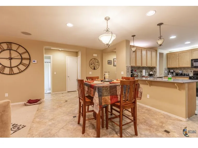636 Costa Azul St — Photo 3