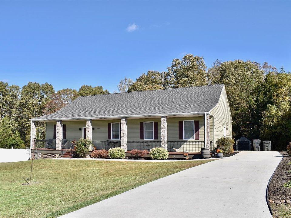 1st image of 208 Stoney Creek Dr