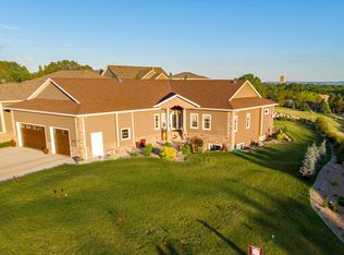 101 Aspen Ln, Bismarck, ND 58503
