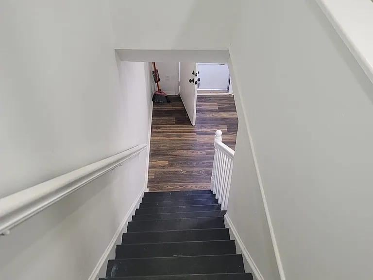 10038 Hawkins Ct — Photo 3