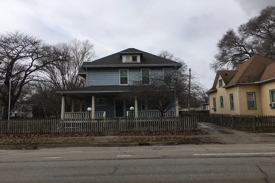 701 N State St photo 1
