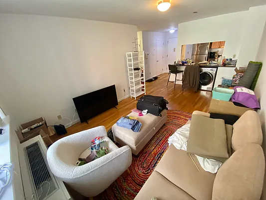 Rented by J PRESTON AND ASSOCIATES INC | media 9