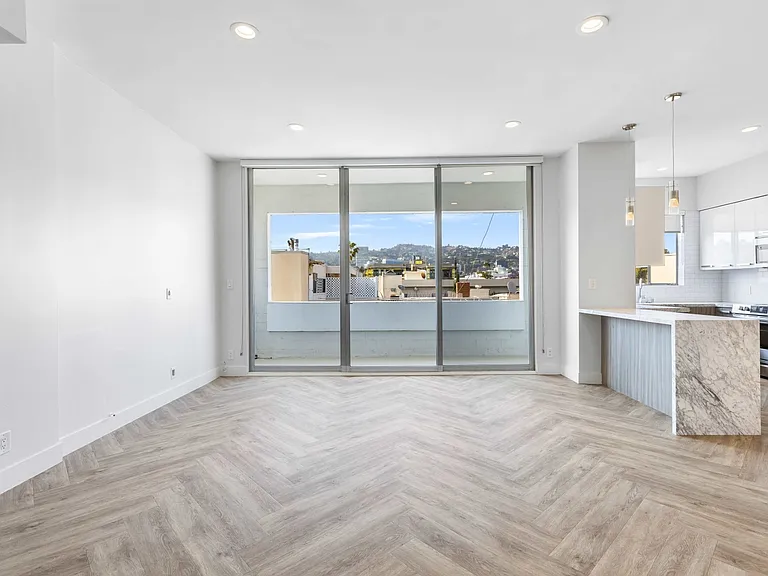 409 Palm — Photo 19
