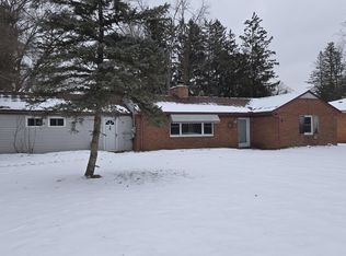 26060 W Nine Mile Rd, Southfield, MI 48033