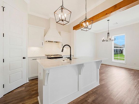 5th image of 110 Harvey Cay Ln