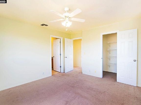 3rd image of 42 Luakaha Cir