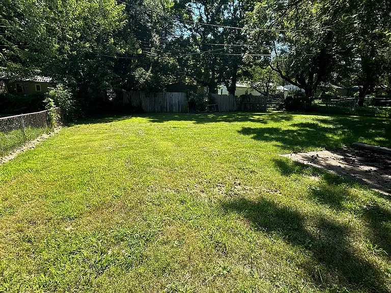 11301 Herrick Ave — Photo 14