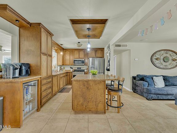 3rd image of 9601 Selkirk Dr