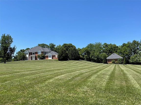 3rd image of 10 Lakeside Dr