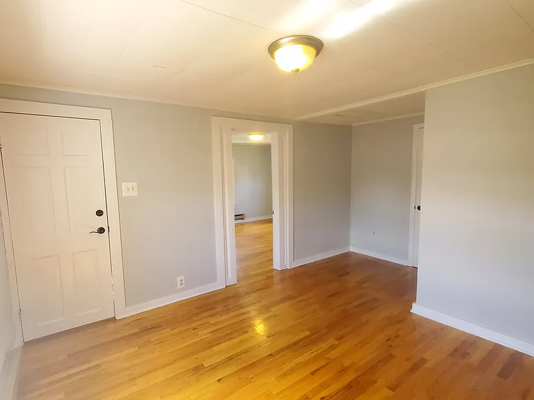 1607 Allen St — Photo 8