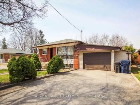 18 Roseglor Cres, Toronto, ON M1P 3T6