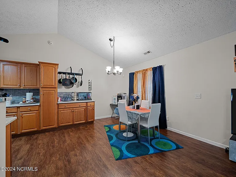 204 Jasmine Ln — Photo 23