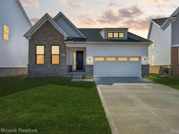 5636 Suffolk Ct, West Bloomfield, MI 48322