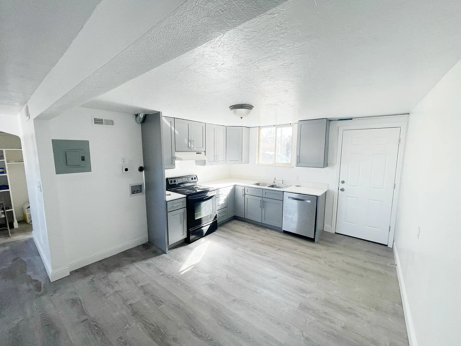2 bed, 815 sqft, $1,500 — Photo 4