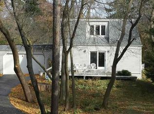 1345 Ridgefield Rd, Freeport, IL 61032