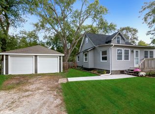 W1032 Camelia Rd, Genoa City, WI 53128