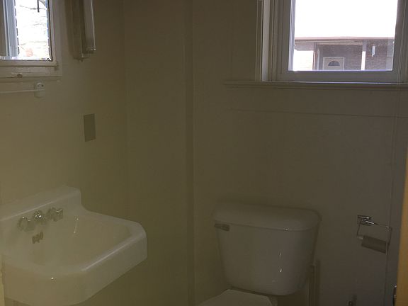 4th image of 1900 Washington St APT 6